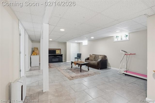 8227 Riverview Street, Dearborn Heights, MI 48127