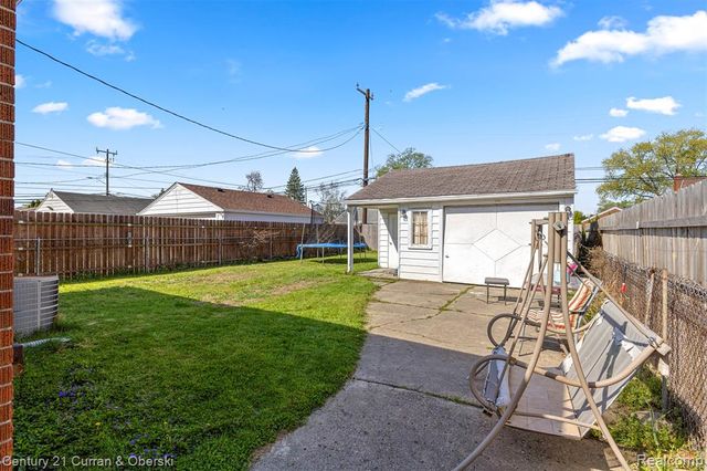 8227 Riverview Street, Dearborn Heights, MI 48127