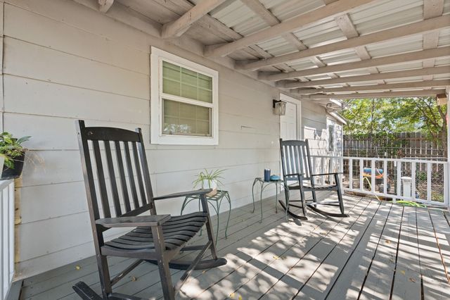 412 W Godley Avenue, Godley, TX 76044