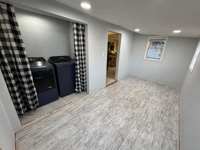 412 W Godley Avenue, Godley, TX 76044