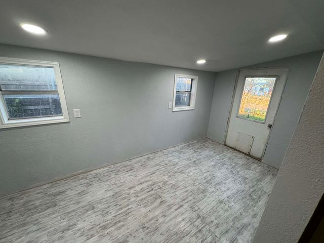 412 W Godley Avenue, Godley, TX 76044