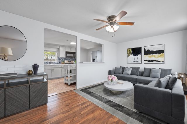 412 W Godley Avenue, Godley, TX 76044