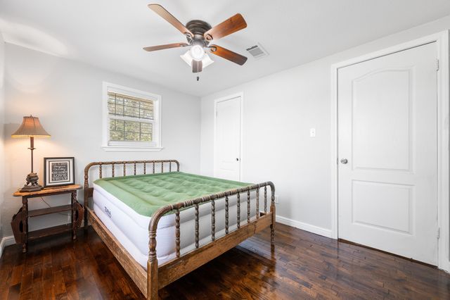 412 W Godley Avenue, Godley, TX 76044