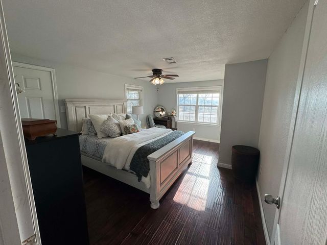 412 W Godley Avenue, Godley, TX 76044