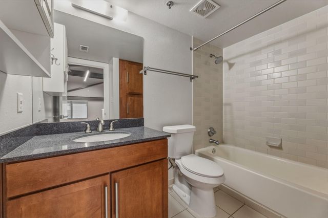 1305 E 6th ST 13, Austin, TX 78702