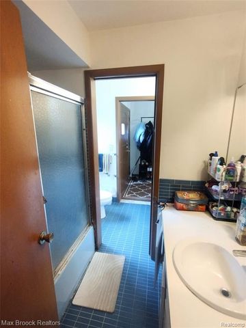 17060 Jeanette Street, Southfield, MI 48075