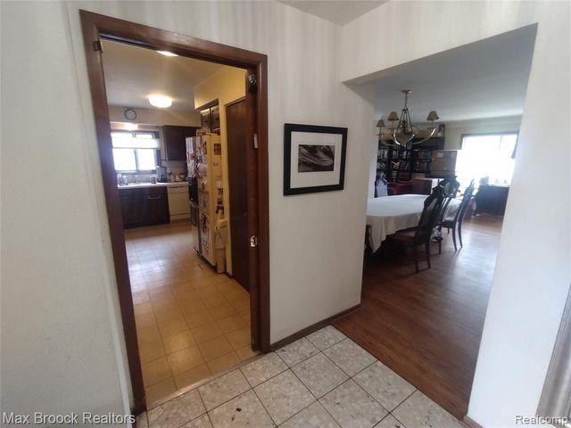 17060 Jeanette Street, Southfield, MI 48075