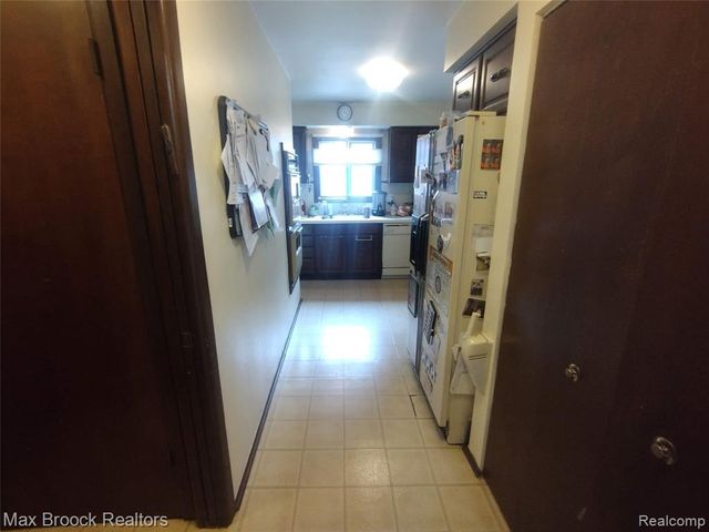 17060 Jeanette Street, Southfield, MI 48075