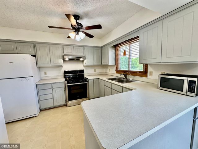 1360 Willow Creek Lane, Shoreview, MN 55126