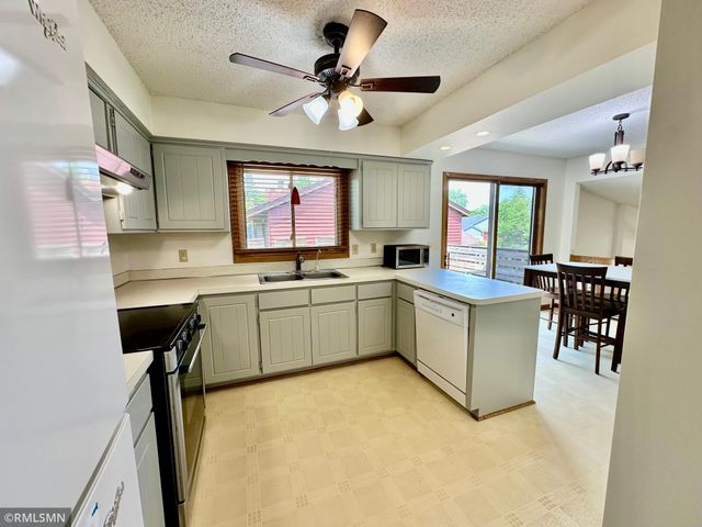 1360 Willow Creek Lane, Shoreview, MN 55126