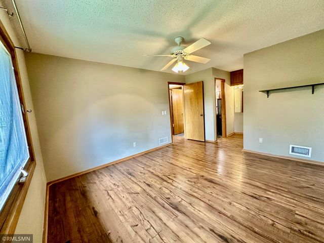 1360 Willow Creek Lane, Shoreview, MN 55126