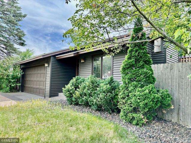 1360 Willow Creek Lane, Shoreview, MN 55126