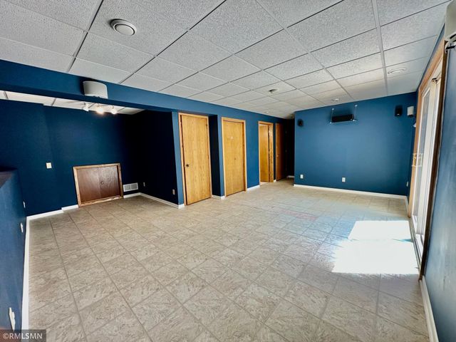 1360 Willow Creek Lane, Shoreview, MN 55126