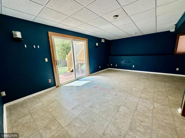 1360 Willow Creek Lane, Shoreview, MN 55126