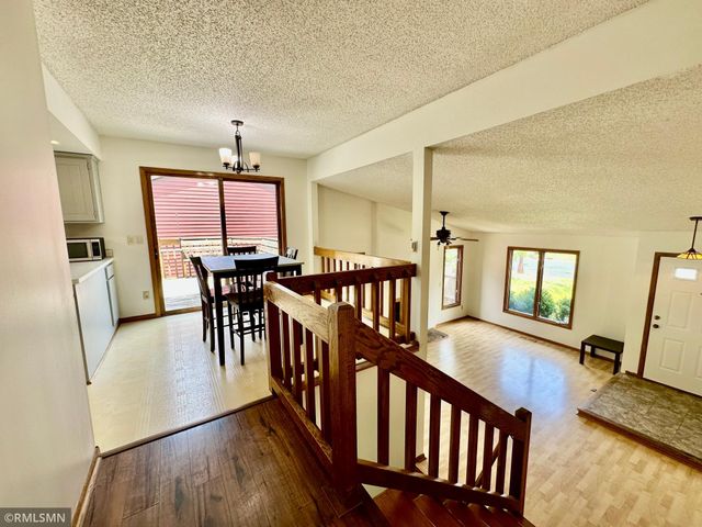 1360 Willow Creek Lane, Shoreview, MN 55126