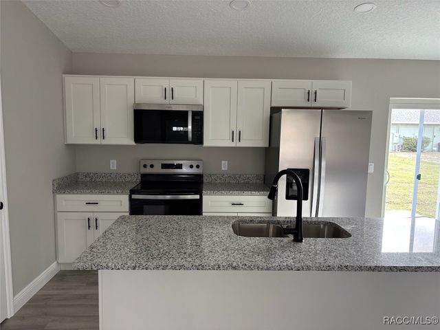 2306 W Menores Drive, Citrus Springs, FL 34434