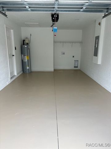 2306 W Menores Drive, Citrus Springs, FL 34434