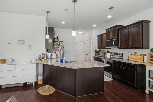 4760 Highland Ave, Sugar Hill, GA 30518