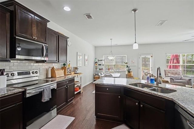 4760 Highland Ave, Sugar Hill, GA 30518