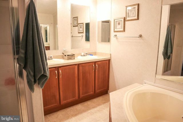 39 QUEEN ELEANOR DR, Elkton, MD 21921