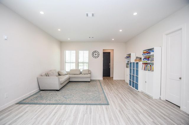 7906 Hopewell Lane, Houston, TX 77071
