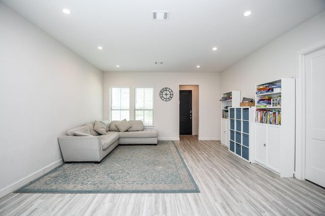 7906 Hopewell Lane, Houston, TX 77071