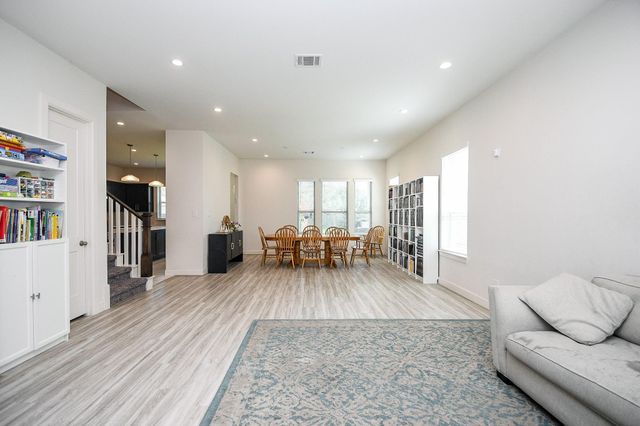 7906 Hopewell Lane, Houston, TX 77071
