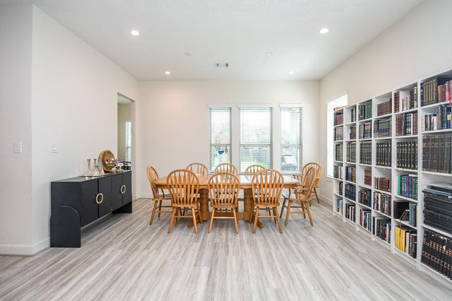 7906 Hopewell Lane, Houston, TX 77071
