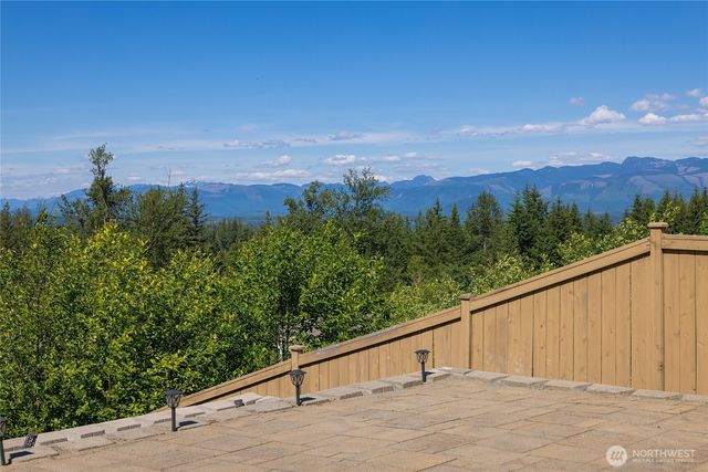 34116 SE Satterlee St, Snoqualmie, WA 98065
