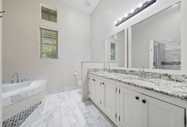 2184 Bear Bottom Drive, Wharton, TX 77488