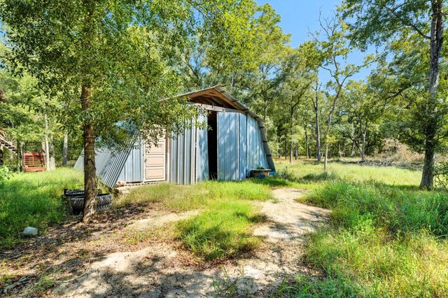 2184 Bear Bottom Drive, Wharton, TX 77488