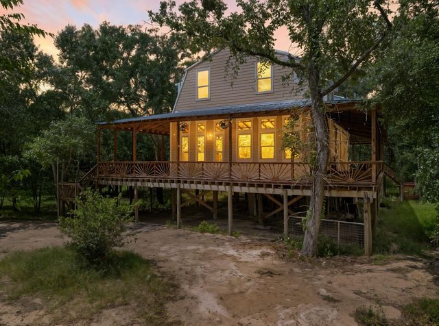 2184 Bear Bottom Drive, Wharton, TX 77488