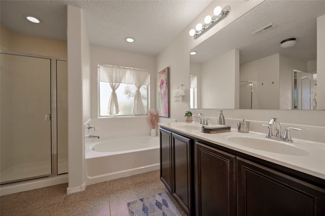 4267 Parque De Villa, Santa Fe, NM 87507
