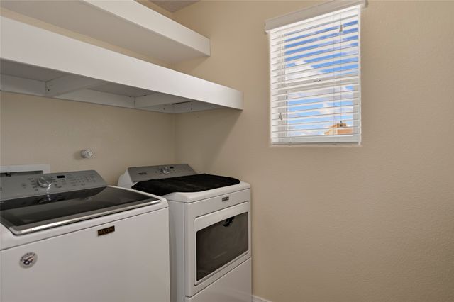 4267 Parque De Villa, Santa Fe, NM 87507