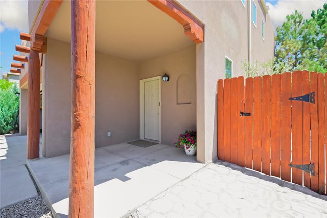 4267 Parque De Villa, Santa Fe, NM 87507