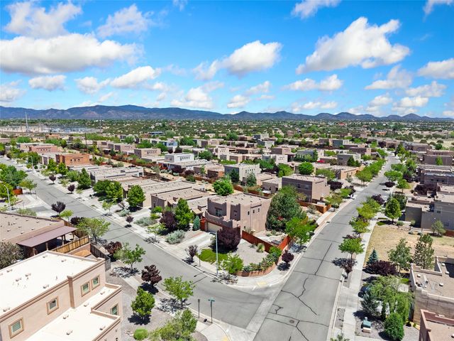 4267 Parque De Villa, Santa Fe, NM 87507
