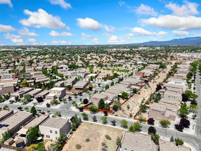 4267 Parque De Villa, Santa Fe, NM 87507