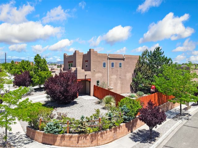 4267 Parque De Villa, Santa Fe, NM 87507