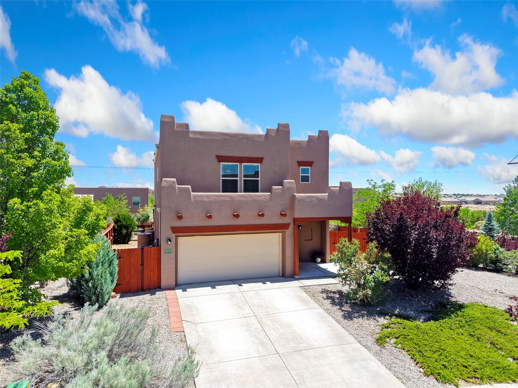4267 Parque De Villa, Santa Fe, NM 87507