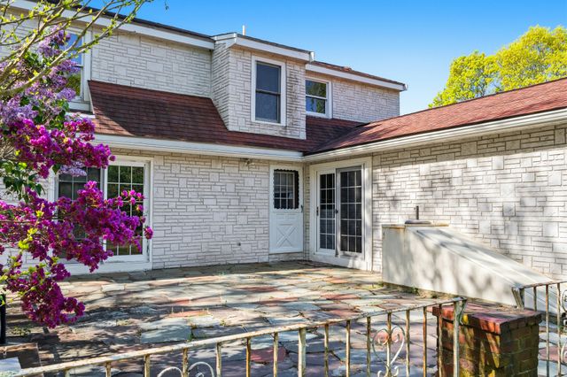9 E Harbor Circle, Teaticket, MA 02536