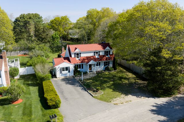 9 E Harbor Circle, Teaticket, MA 02536