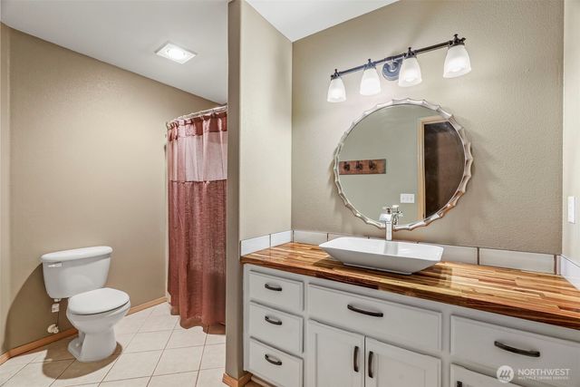 34602 NE 49th Place, La Center, WA 98629