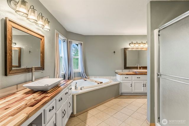 34602 NE 49th Place, La Center, WA 98629