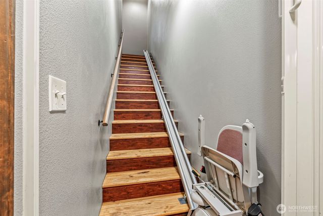 34602 NE 49th Place, La Center, WA 98629