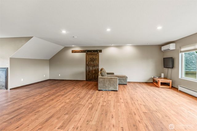 34602 NE 49th Place, La Center, WA 98629