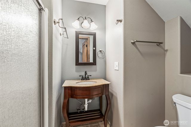 34602 NE 49th Place, La Center, WA 98629