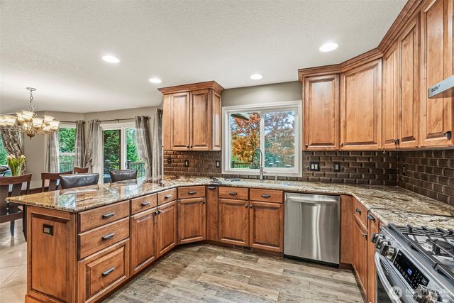 34602 NE 49th Place, La Center, WA 98629