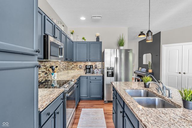 549 Rickels Court, Whiteland, IN 46184