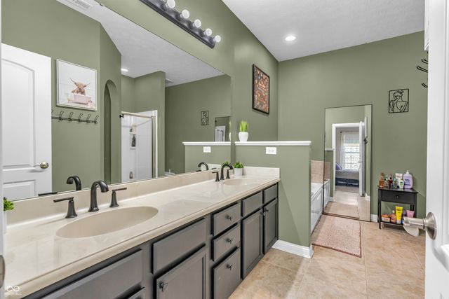 549 Rickels Court, Whiteland, IN 46184