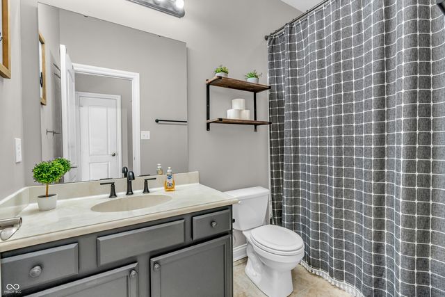 549 Rickels Court, Whiteland, IN 46184